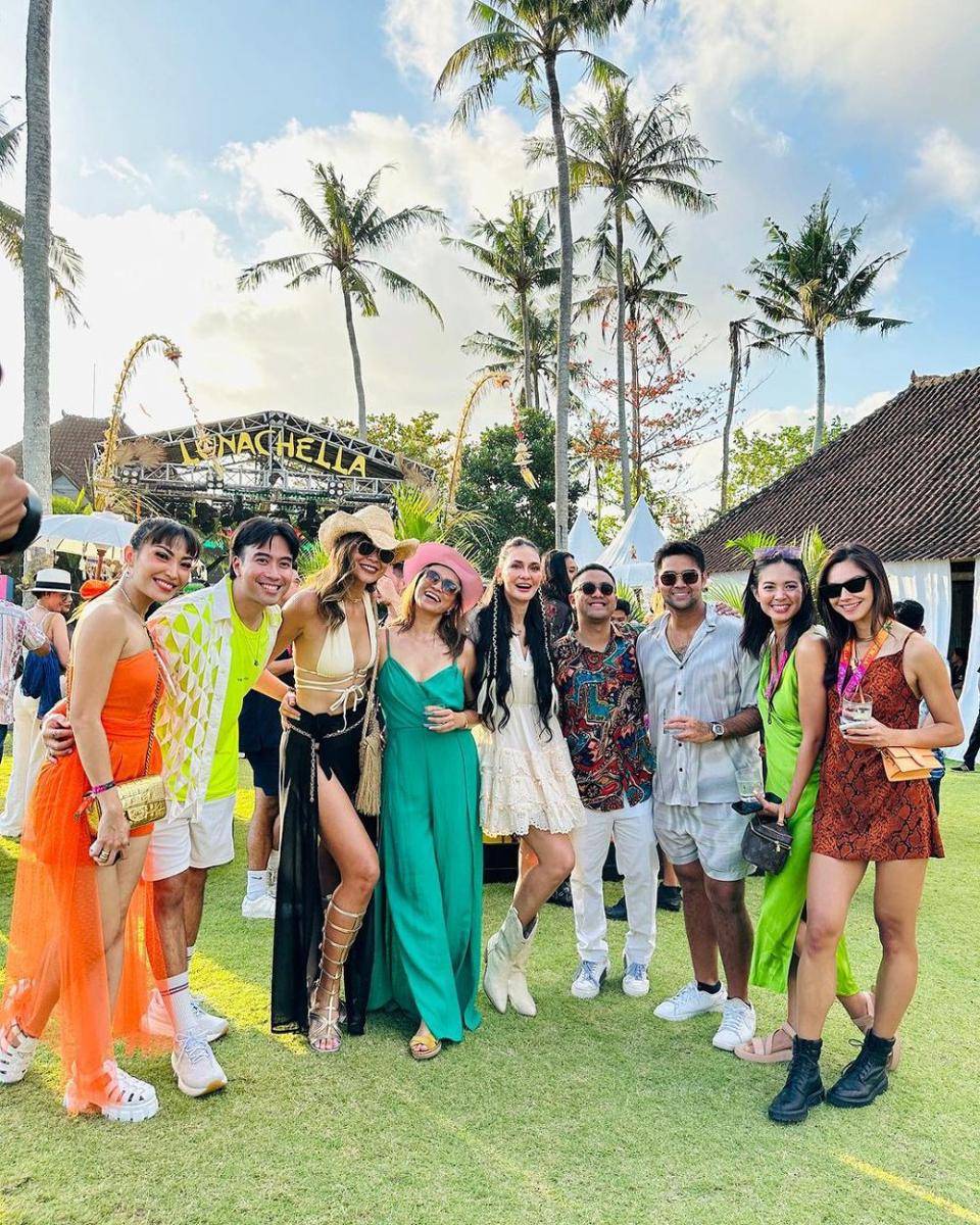 Gaya seleb di Lunachella, pesta ulang tahun Luna Maya. (Instagram.com/mrsayudewi)