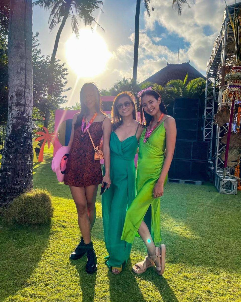 Gaya seleb di Lunachella, pesta ulang tahun Luna Maya. (Instagram.com/mariannerumantir)