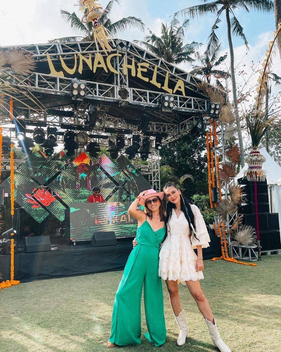 Gaya seleb di Lunachella, pesta ulang tahun Luna Maya. (Instagram.com/mariannerumantir)