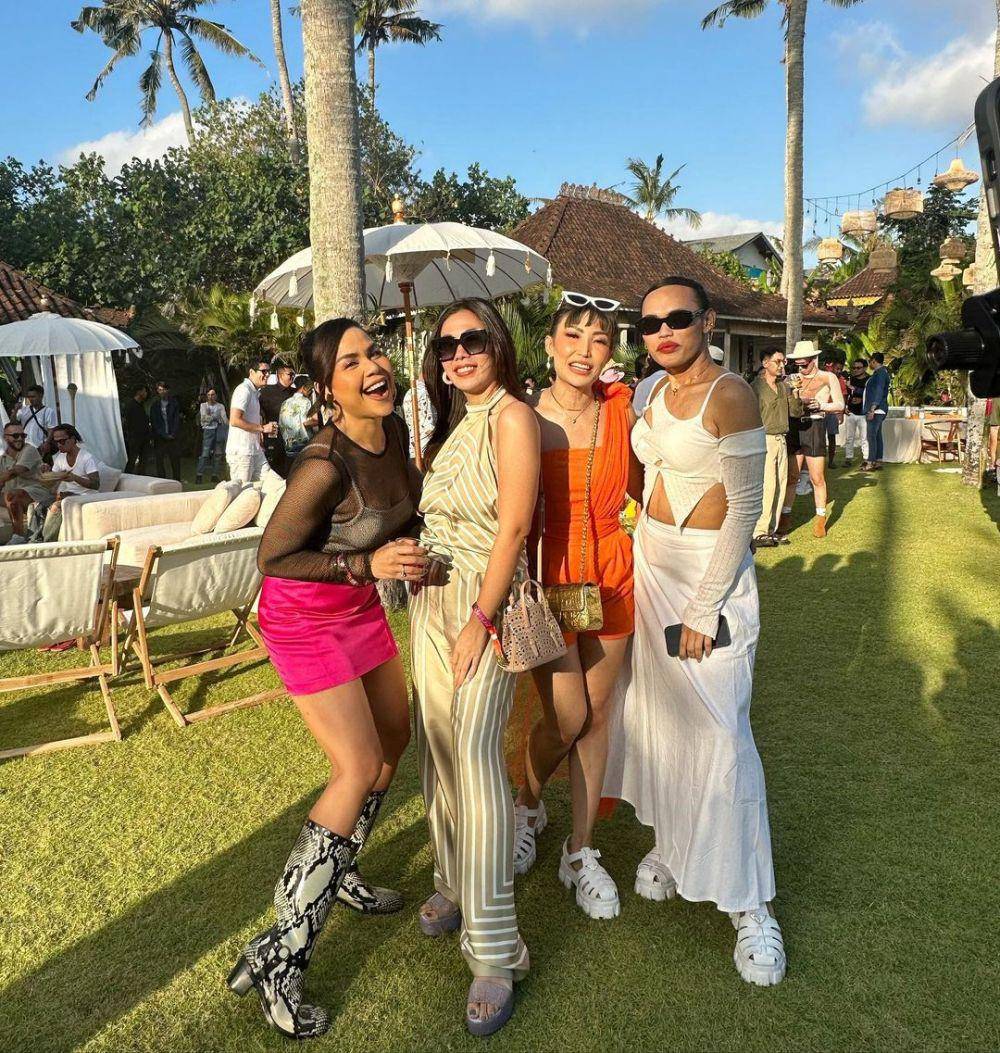Gaya seleb di Lunachella, pesta ulang tahun Luna Maya. (Instagram.com/melaney_ricardo)