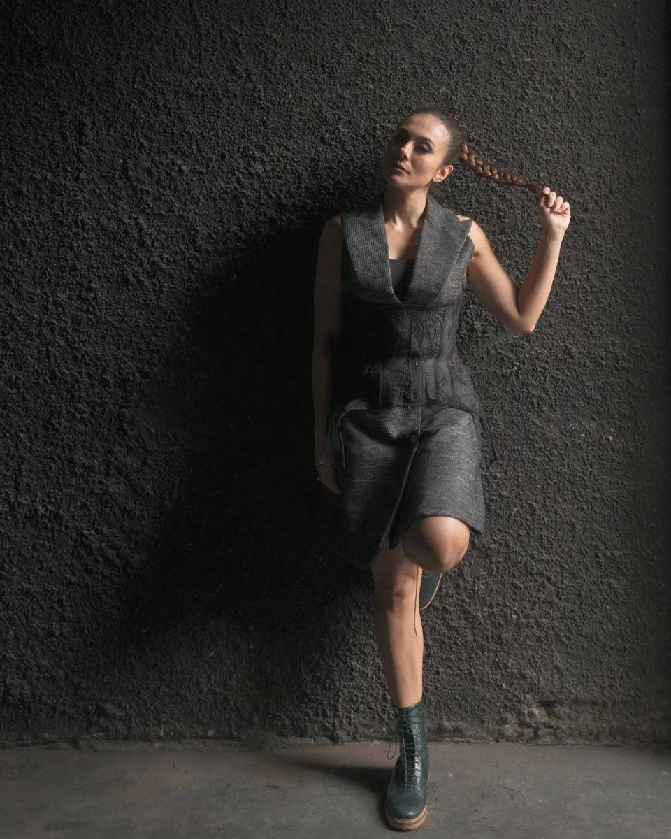 ide styling dress ala Wulan Guritno (instagram.com/wulanguritno)