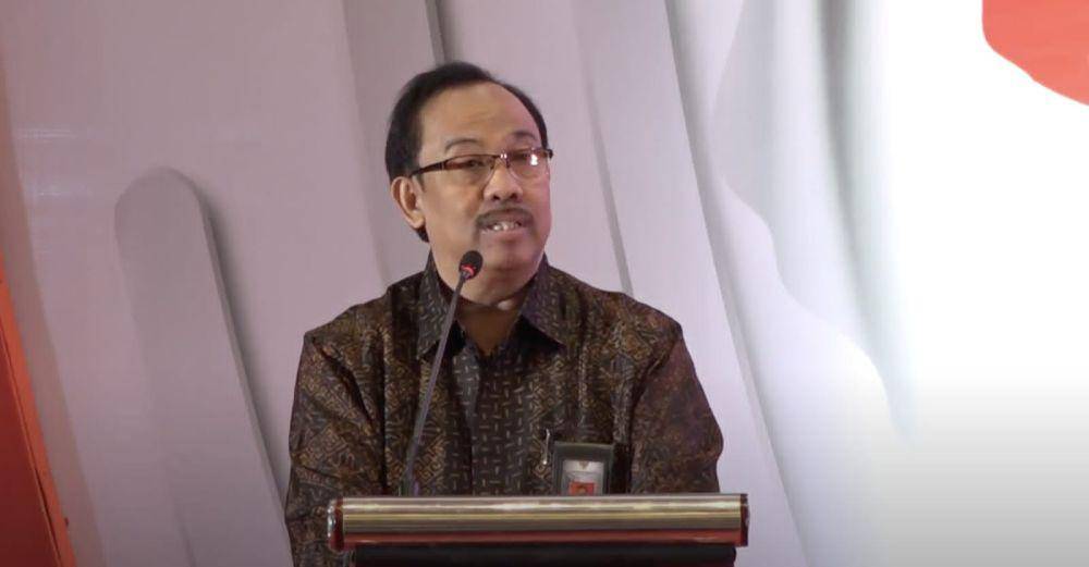 Pustakawan Ahli Utama Perpusnas Deni Kurniadi saat sambutan di acara Peer Learning Meeting Regional batch 2 yang digelar Perpusnas di Surabaya. (Dok. Perpusnas)