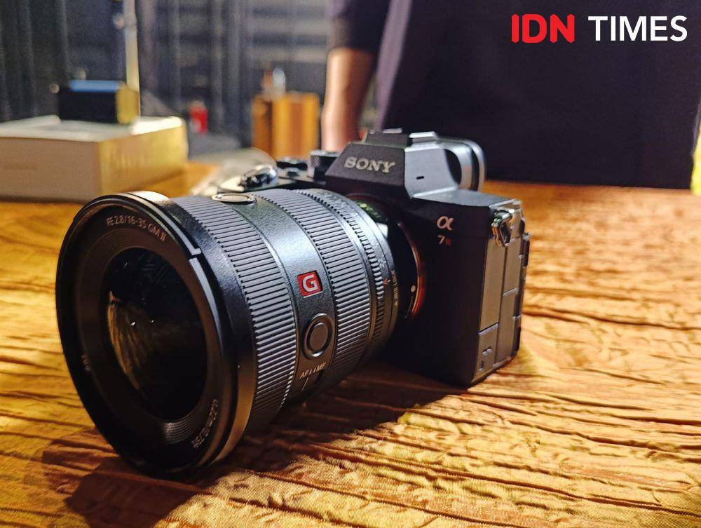 lensa wide-angle zoom G Master™ SEL1635GM2 (IDN Times/Fatkhur Rozi)