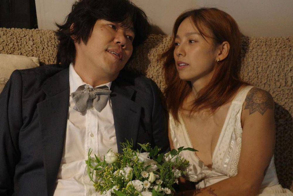 potret Lee Hyo Ri dan suami rayakan ulang tahun pernikahan ke-10 (instagram.com/lee_hyolee)