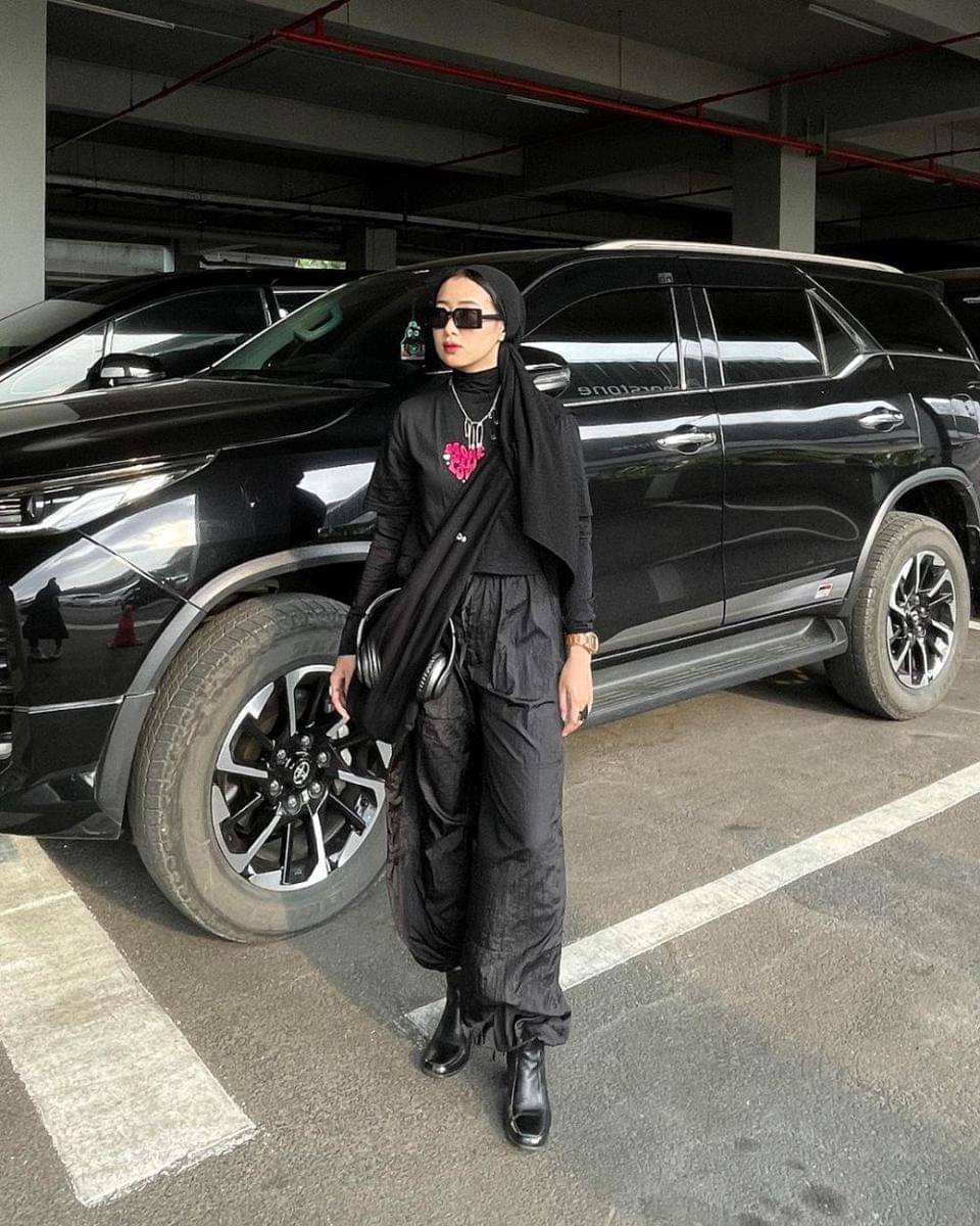 Eva (instagram.com/hazizarunave)