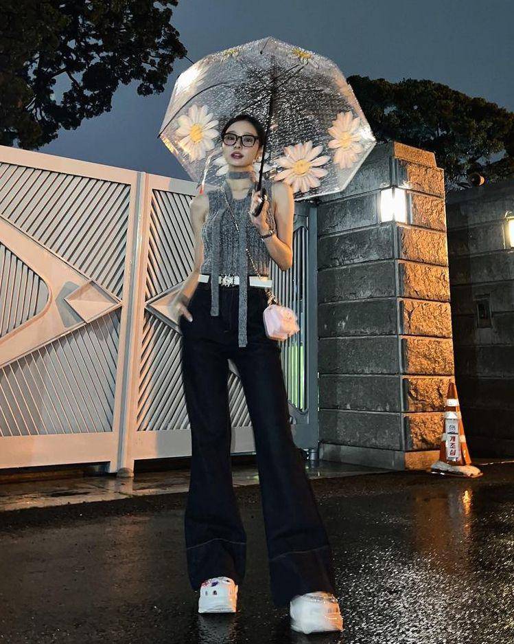 Freezia (instagram.com/dear.zia)