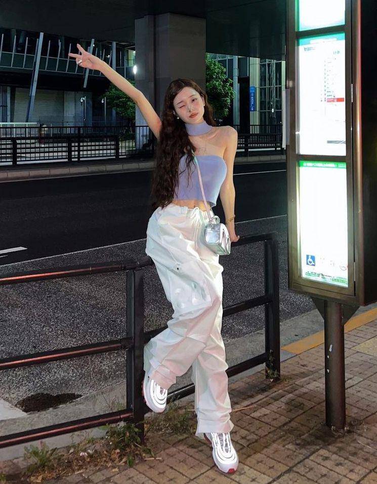 Freezia (instagram.com/dear.zia)