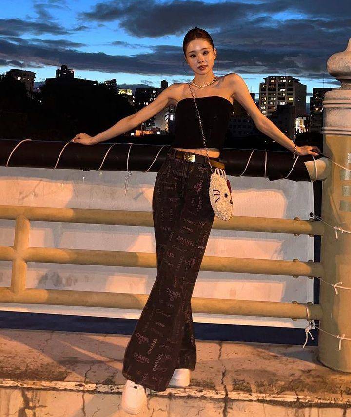 Freezia (instagram.com/dear.zia)