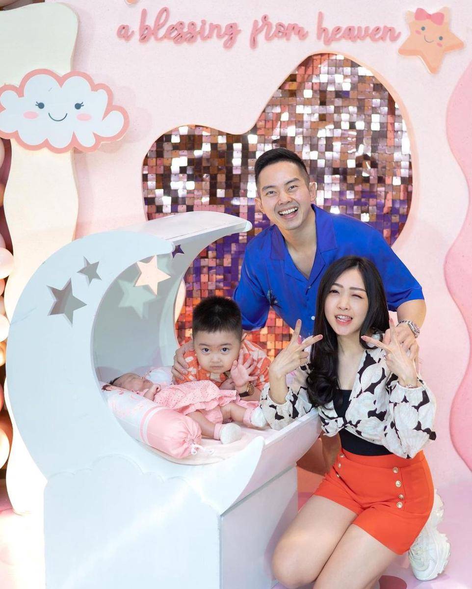 potret syukuran 40 hari adik Clayton (instagram.com/lizzebethmua)
