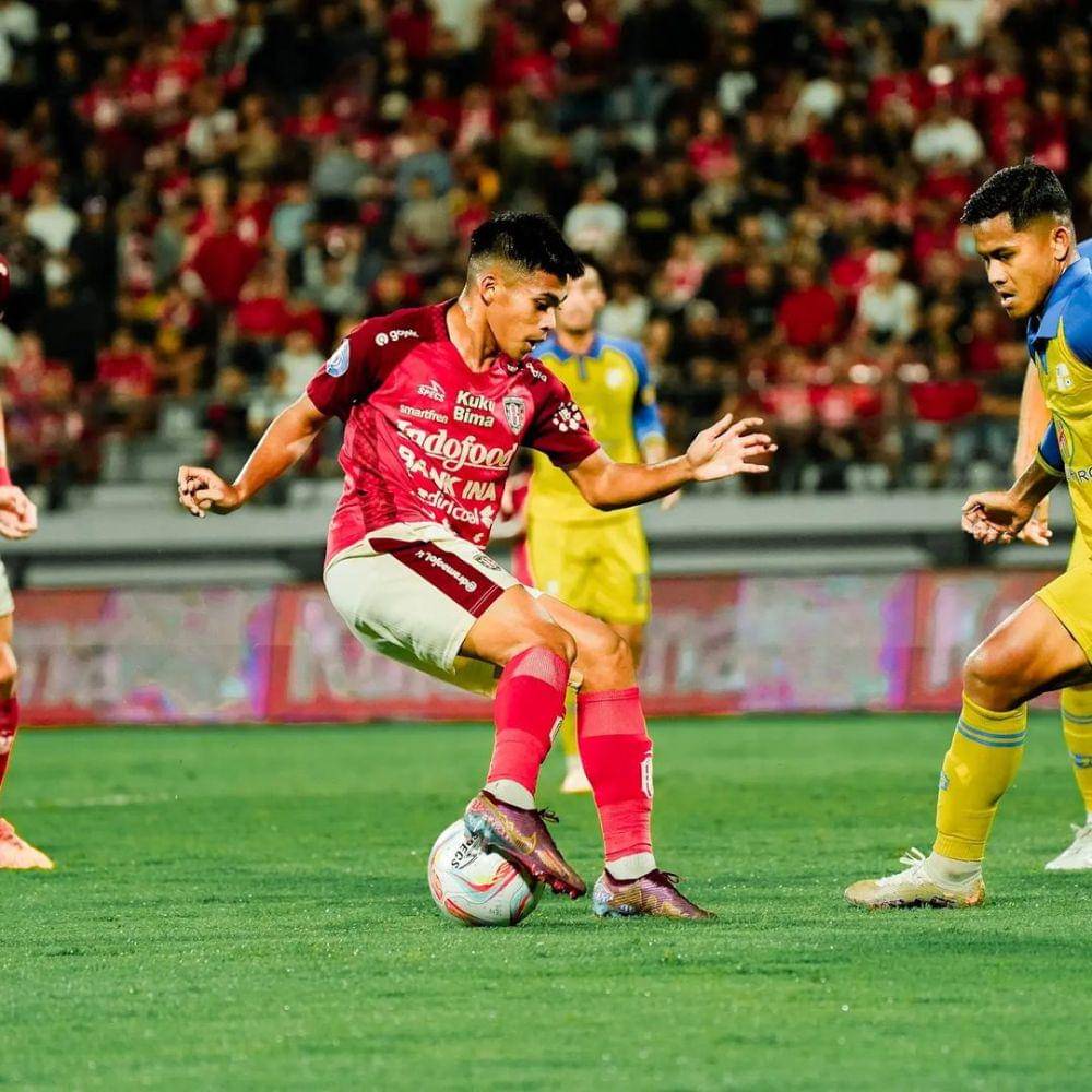 Rahmat Arujna saat melawan Barito Putera. (Instagram.com/rahmattarjuna_)