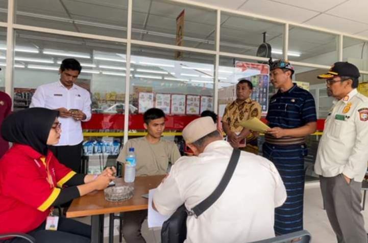 Tak Punya Izin Usaha, Pemkab Lotim Tutup Retail Modern di Sembalun