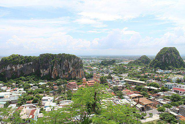 potret Marble Mountain di Da Nang, Vietnam (commons.wikimedia.org/Suicasmo)
