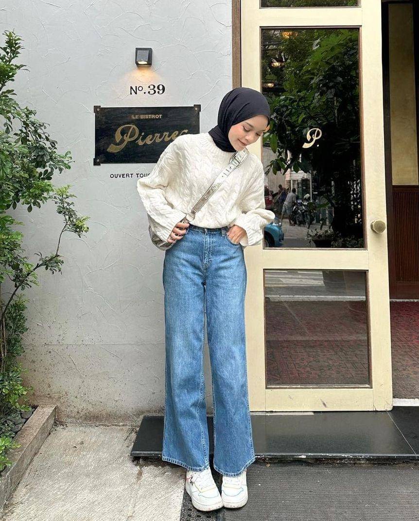 OOTD bawahan jeans hijab (instagram.com/febiolanabilaa)