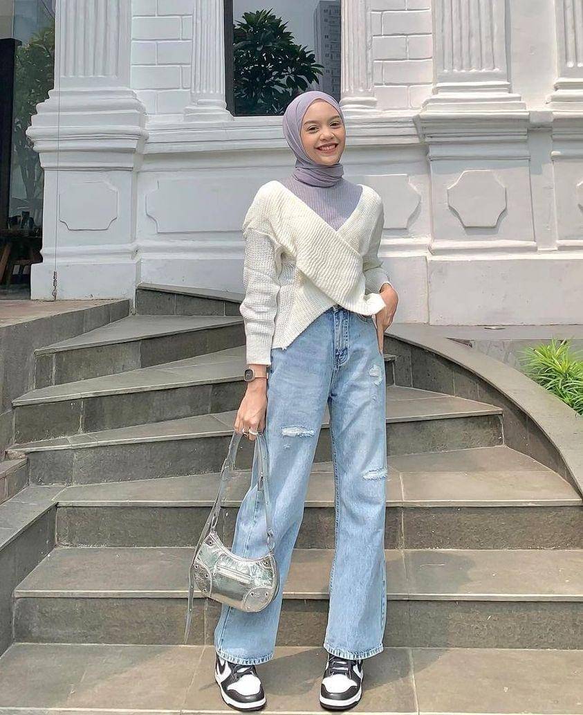 OOTD bawahan jeans hijab (instagram.com/febiolanabilaa)