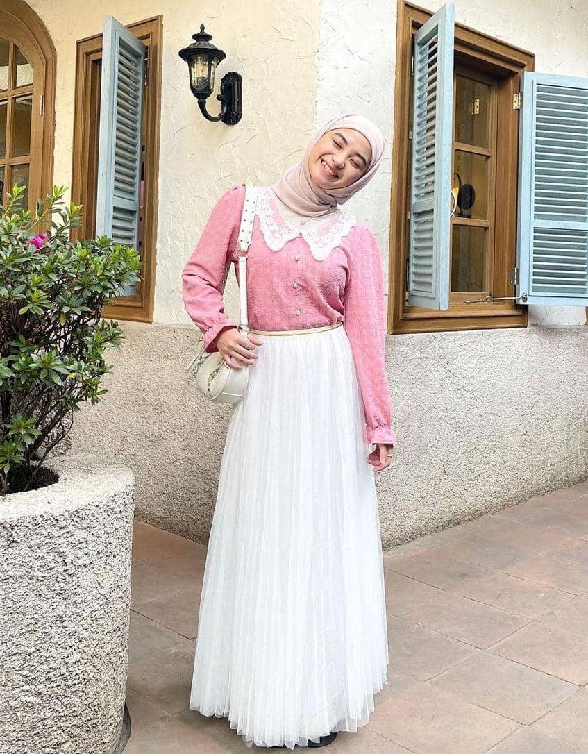 OOTD hijab vintage kasual (instagram.com/taniaaa.dn)