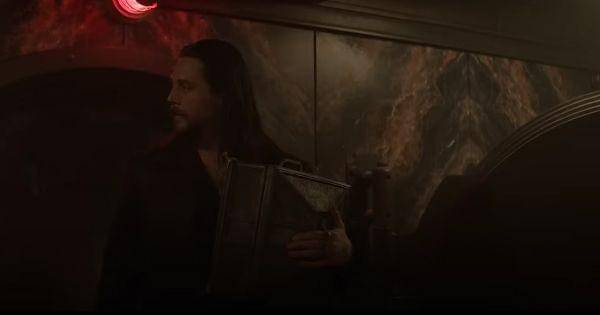 Kotak milik Cormac yang dicuri Frankie ( Dok. Amazon Prime Video / The Continental )