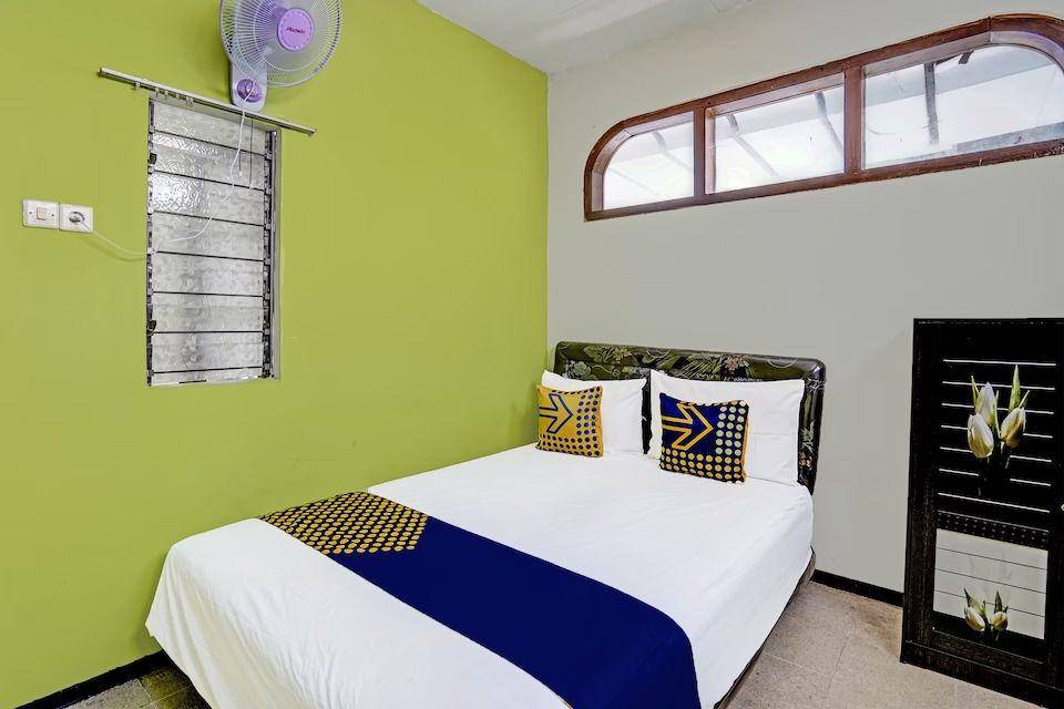 SPOT ON 91716 Kost Yy Syariah (oyorooms.com)