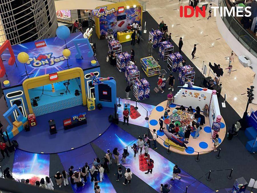 LEGO Play On Fest yang diselenggarakan di Atrium Mal Senayan City. 2 September 2023. (IDN Times/M. Tarmizi Murdianto)