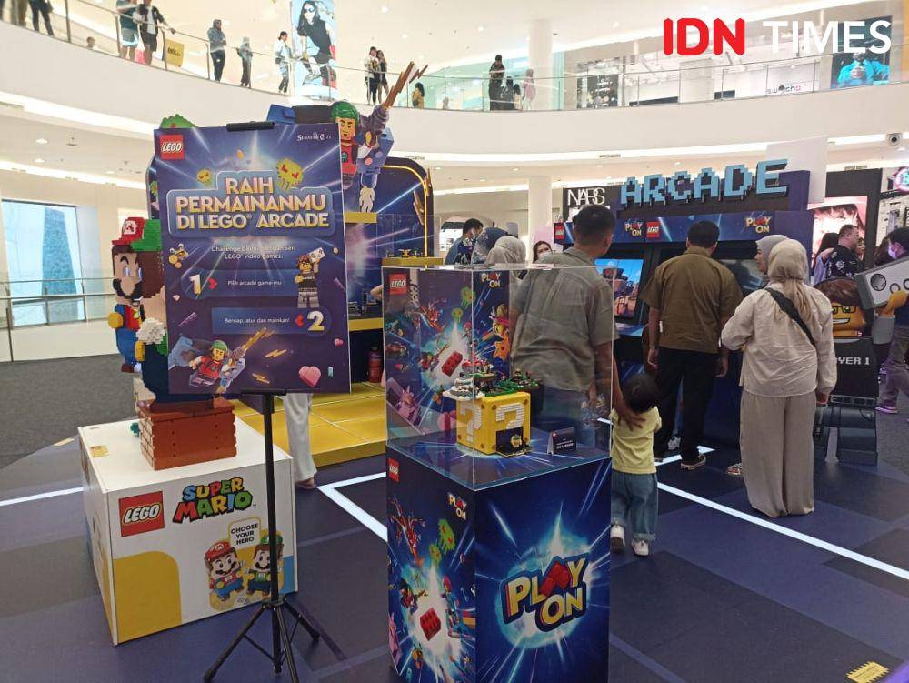 LEGO Play On Fest yang diselenggarakan di Atrium Mal Senayan City. 2 September 2023. (IDN Times/M. Tarmizi Murdianto)