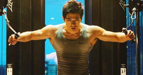 7 Potret Gagah Mackenyu Arata, Pilihan Tepat Jadi Zoro di One Piece