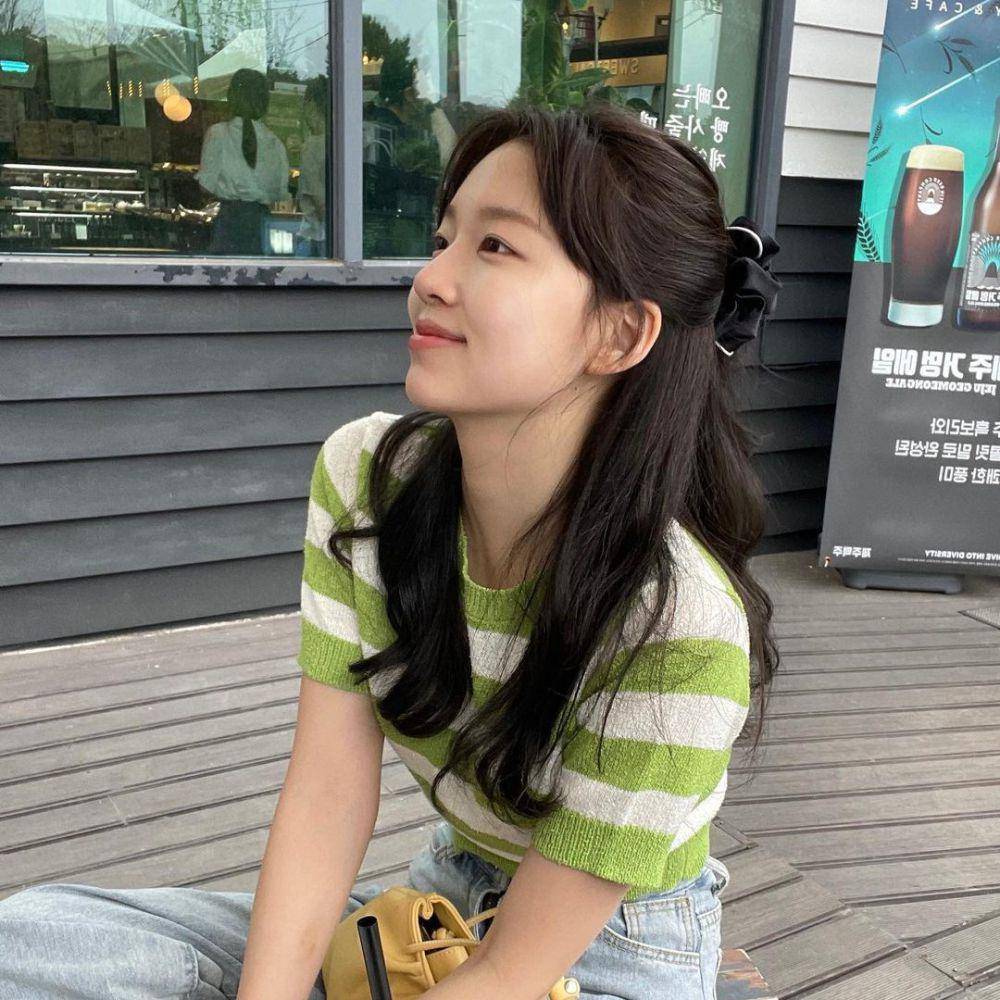 Song Ji Hyun (instagram.com/song._.z)