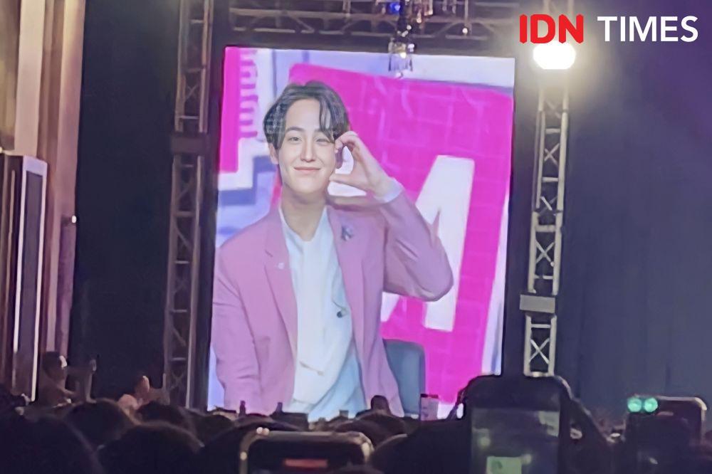 7 Potret Kim Bum di Fan Meeting Jakarta 2023, Emang Boleh Segemes Ini?