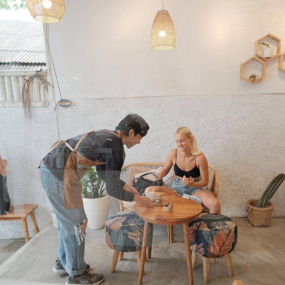 Bull's Coffee yang akan melayanimu dengan hangat (Instagram.com/@bullscoffee.id)
