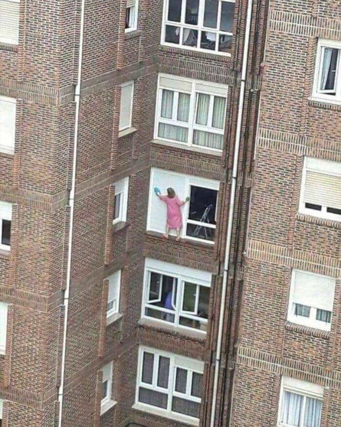 potret hal aneh tetangga (instagram.com/cursedimages2009)