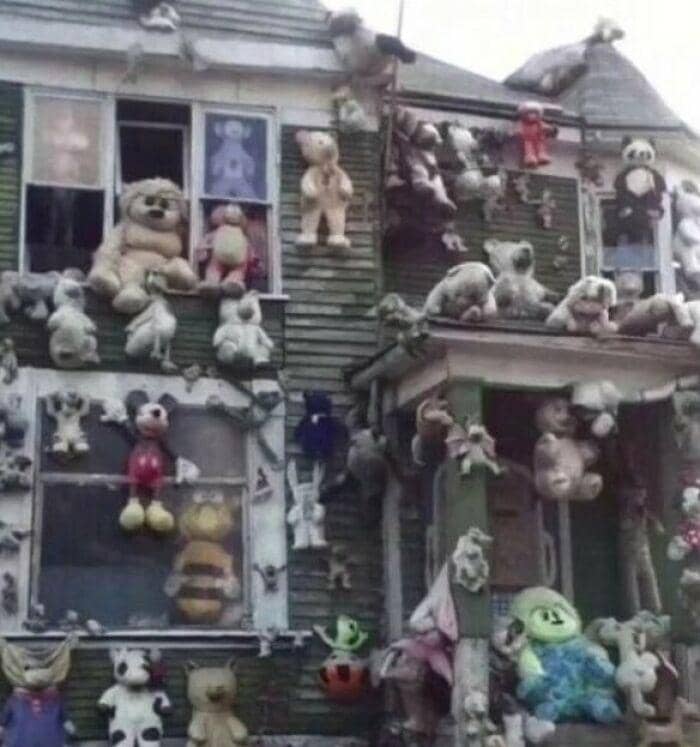 potret hal aneh tetangga (instagram.com/cursedimages2009)
