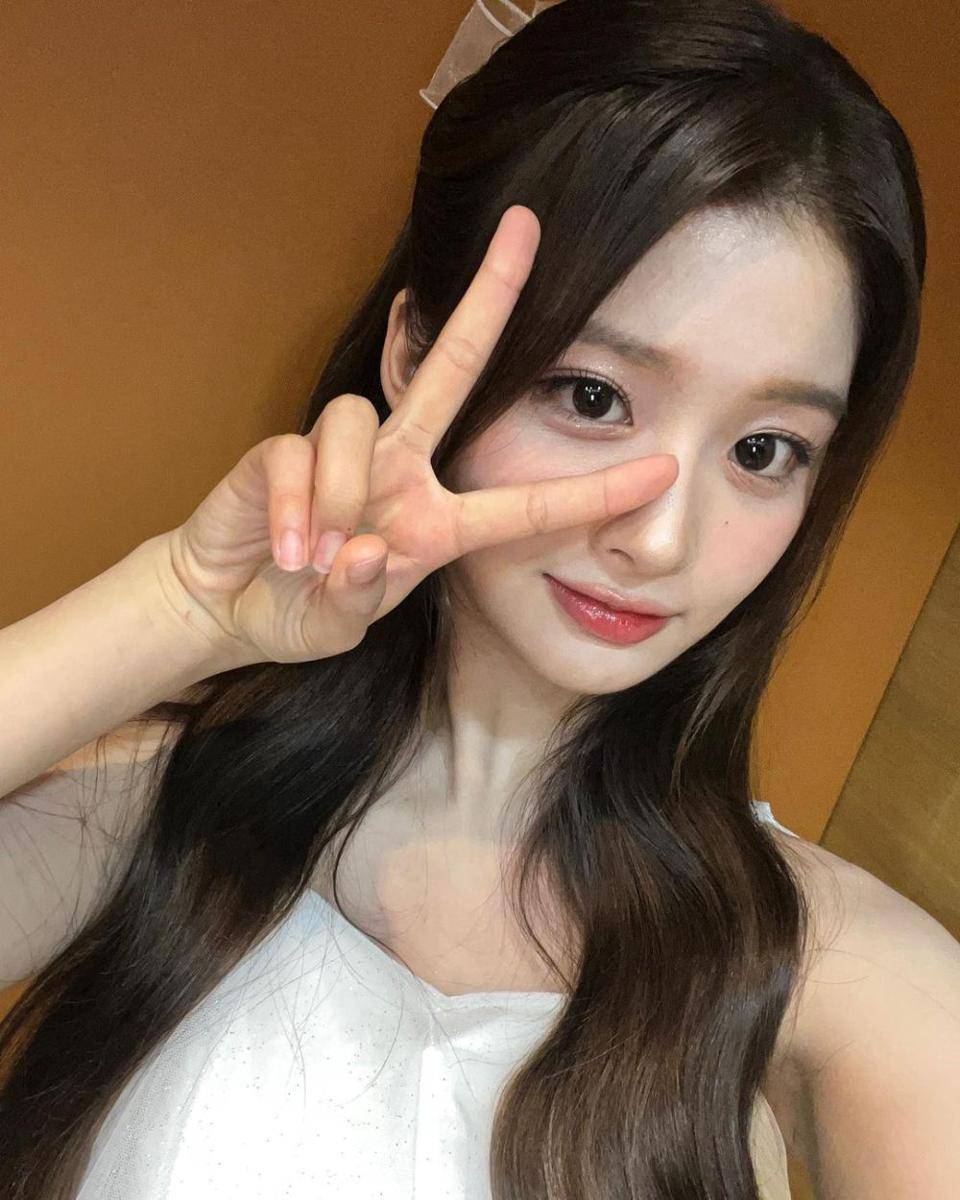 Sullyoon NMIXX (instagram.com/nmixx_official)