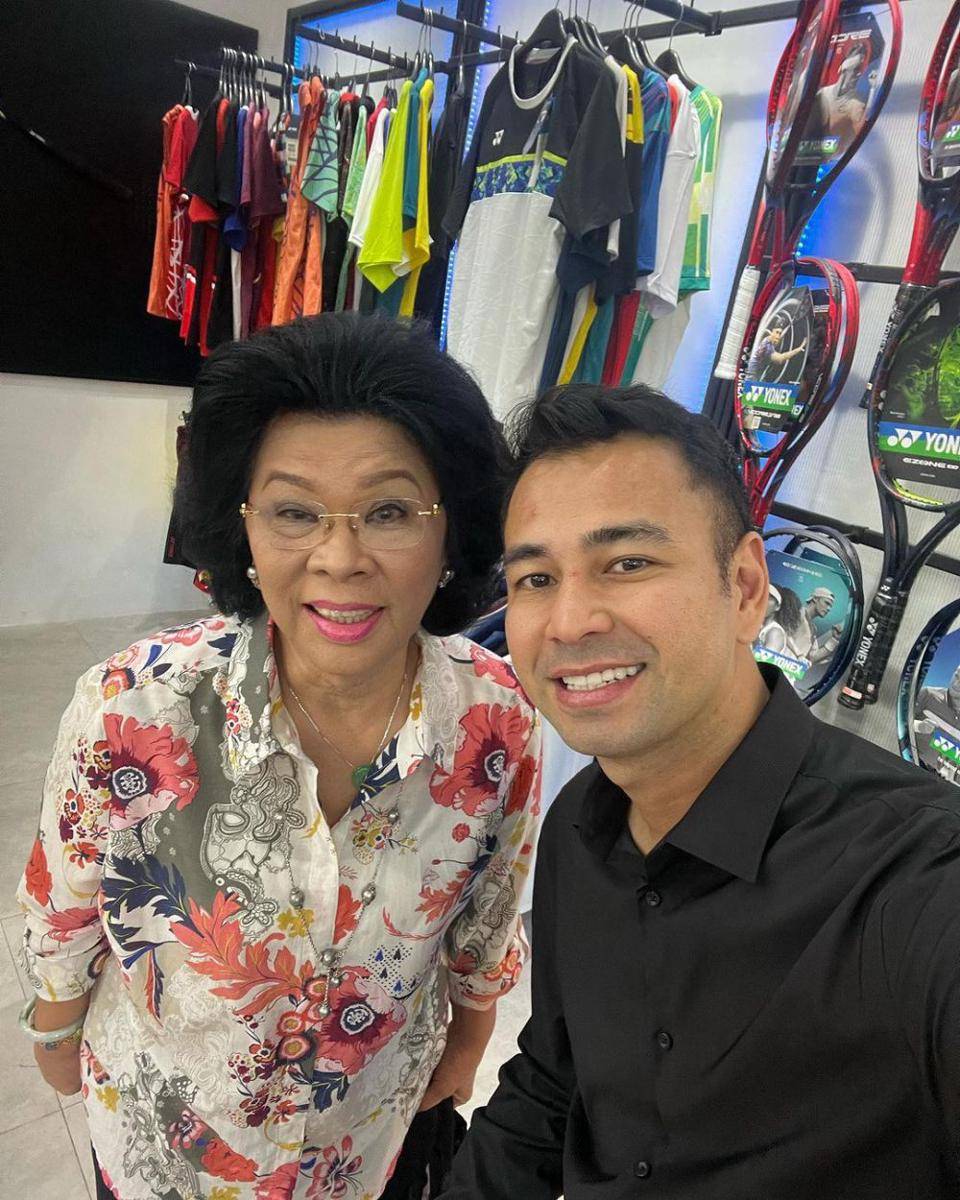 potret Raffi Ahmad di grand opening toko olahraga Taufik Hidayat (instagram.com/raffinagita1717)