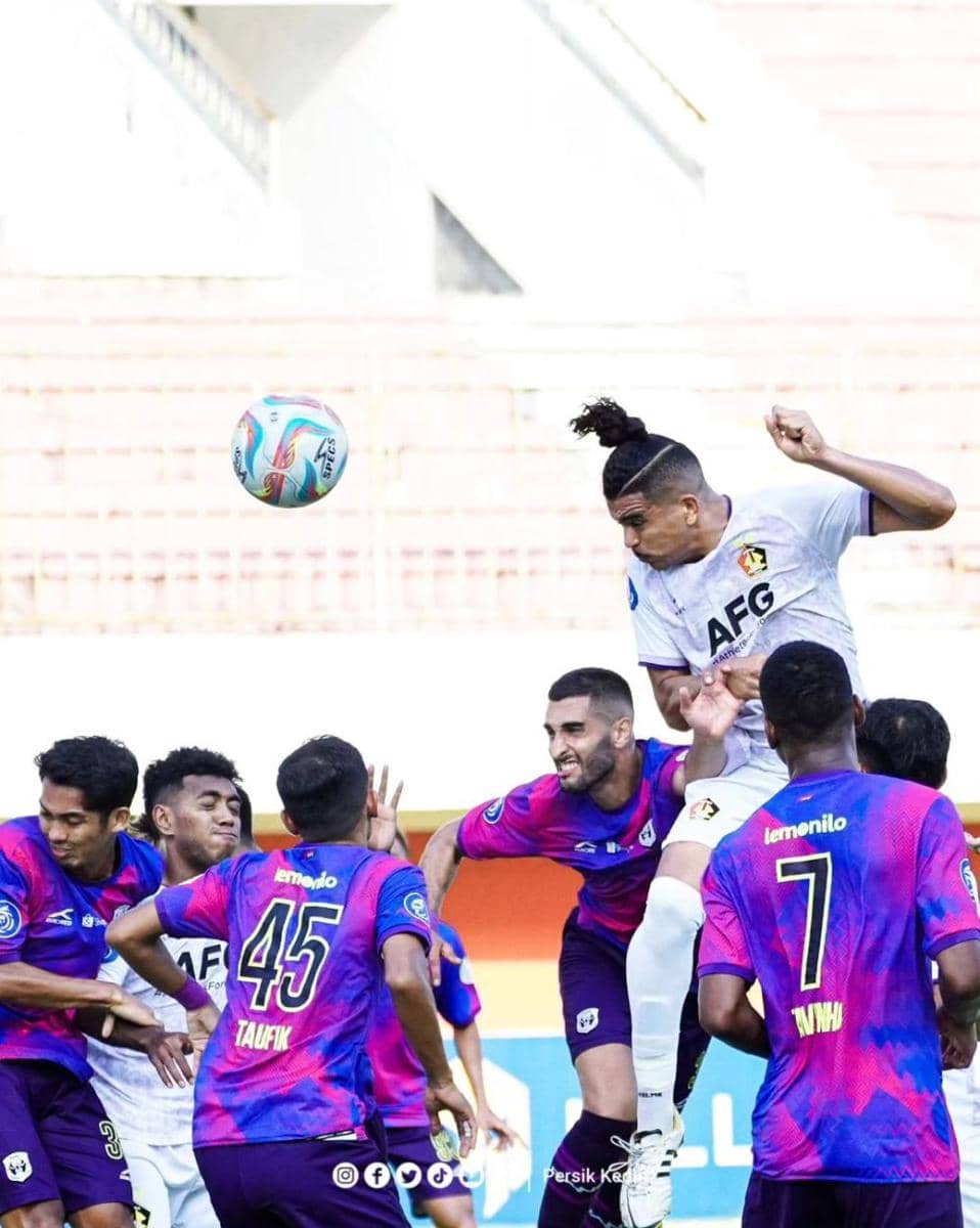 Pemain Persik Kediri saat melawan RANS Nusantara FC. instagram.com/persikfcoffcial