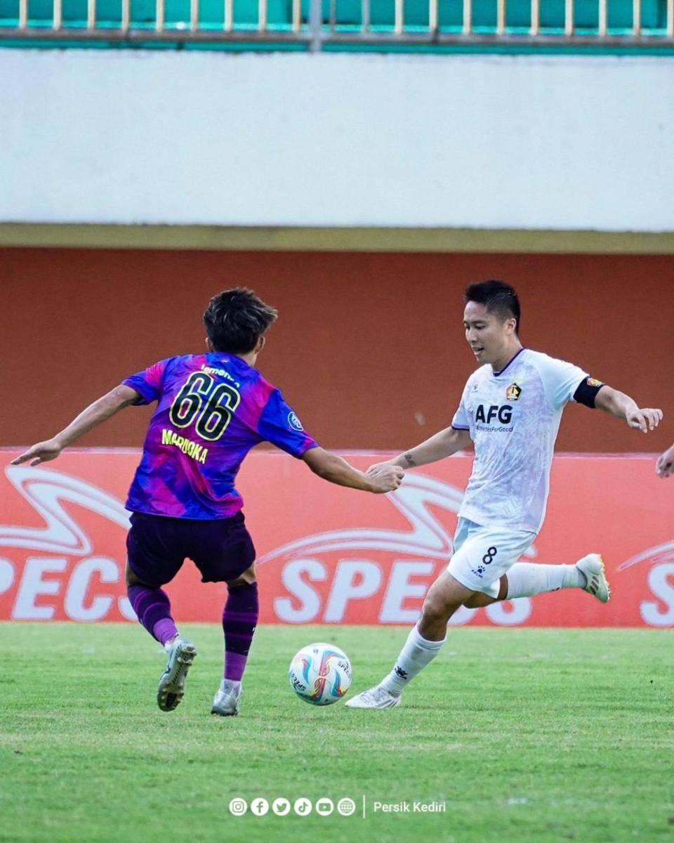Pemain Persik Kediri saat melawan RANS Nusantara FC. instagram.com/persikfcoffcial