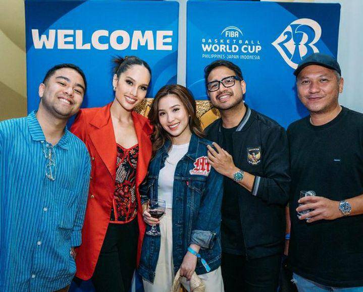 potret artis Indonesia nonton FIBA World Cup 2023 (instagram.com/claurakiehl)
