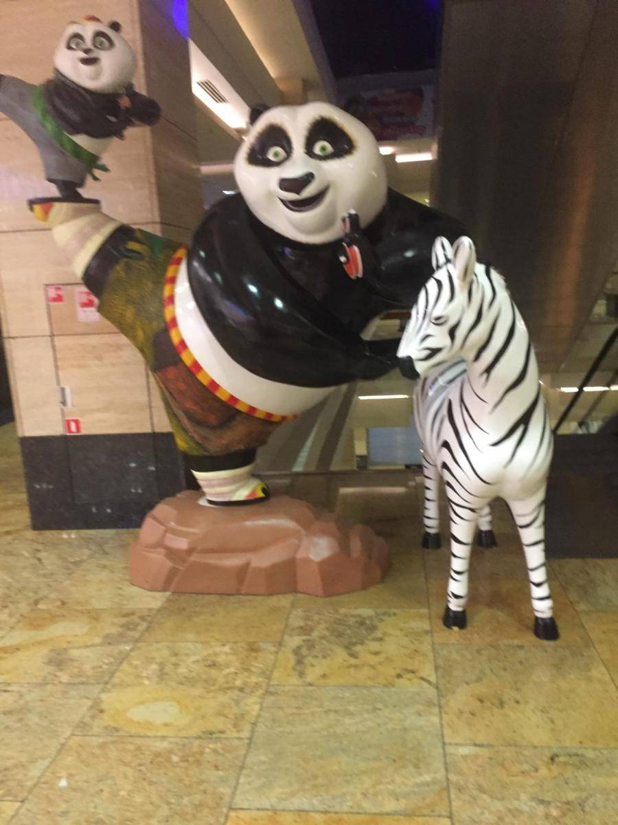 potret benda desain nyentrik bertema Kung Fu Panda (reddit.com/r/crappyoffbrands)