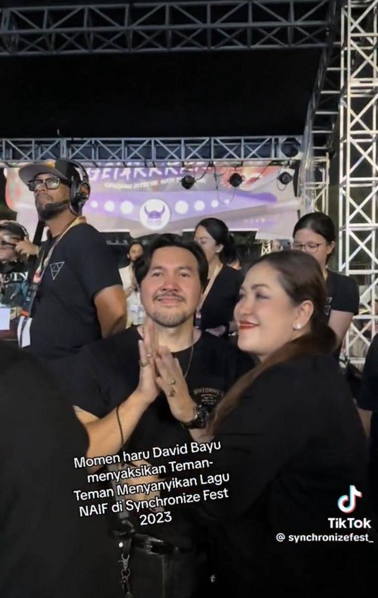 potret David Bayu nangis di Synchronize Fest 2023 gegara dengerin lagu Naif (tiktok.com/synchronizefest_)