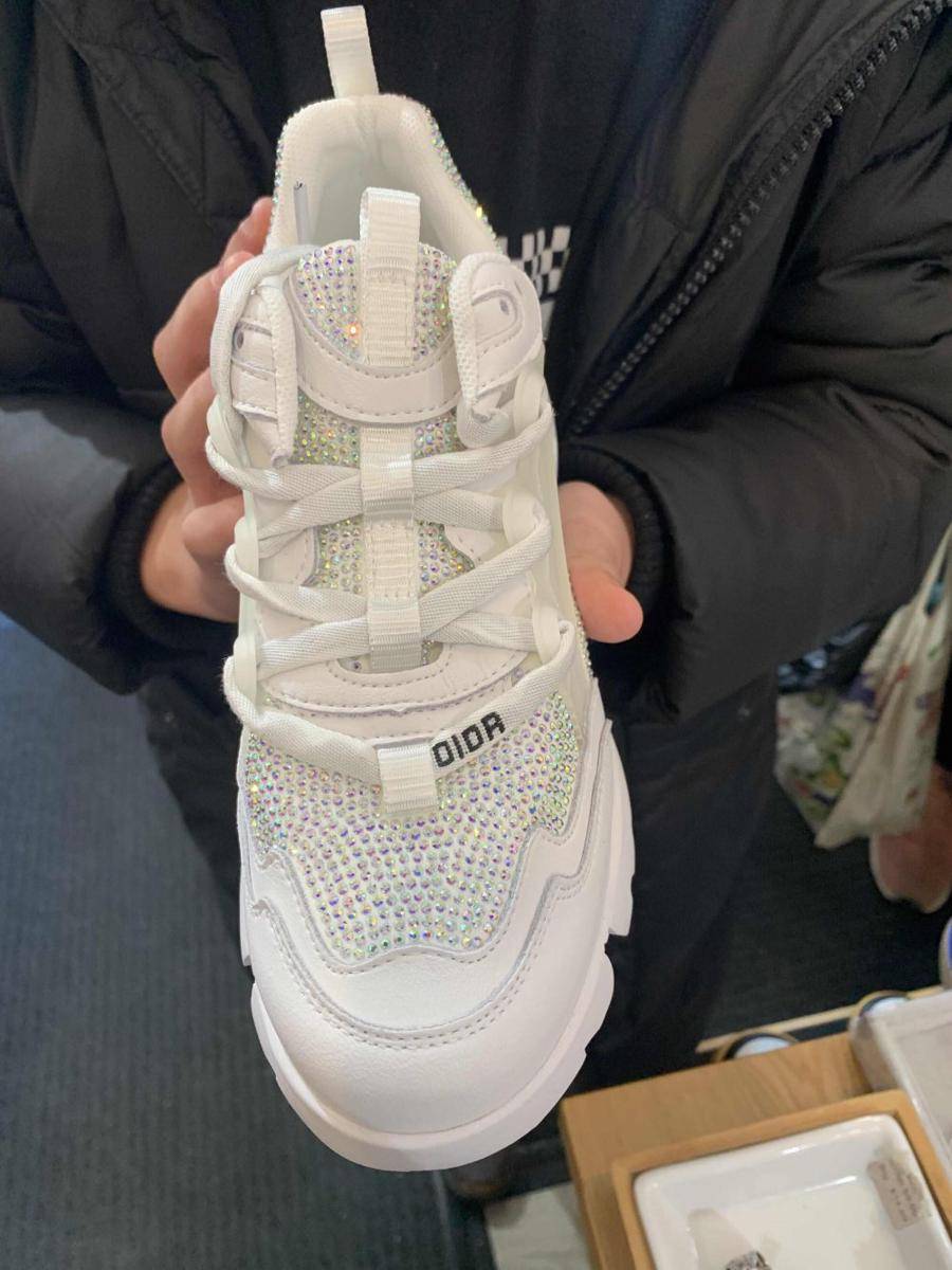 foto barang KW pelesetan dari Dior (reddit.com/user/AyImCurruncho)