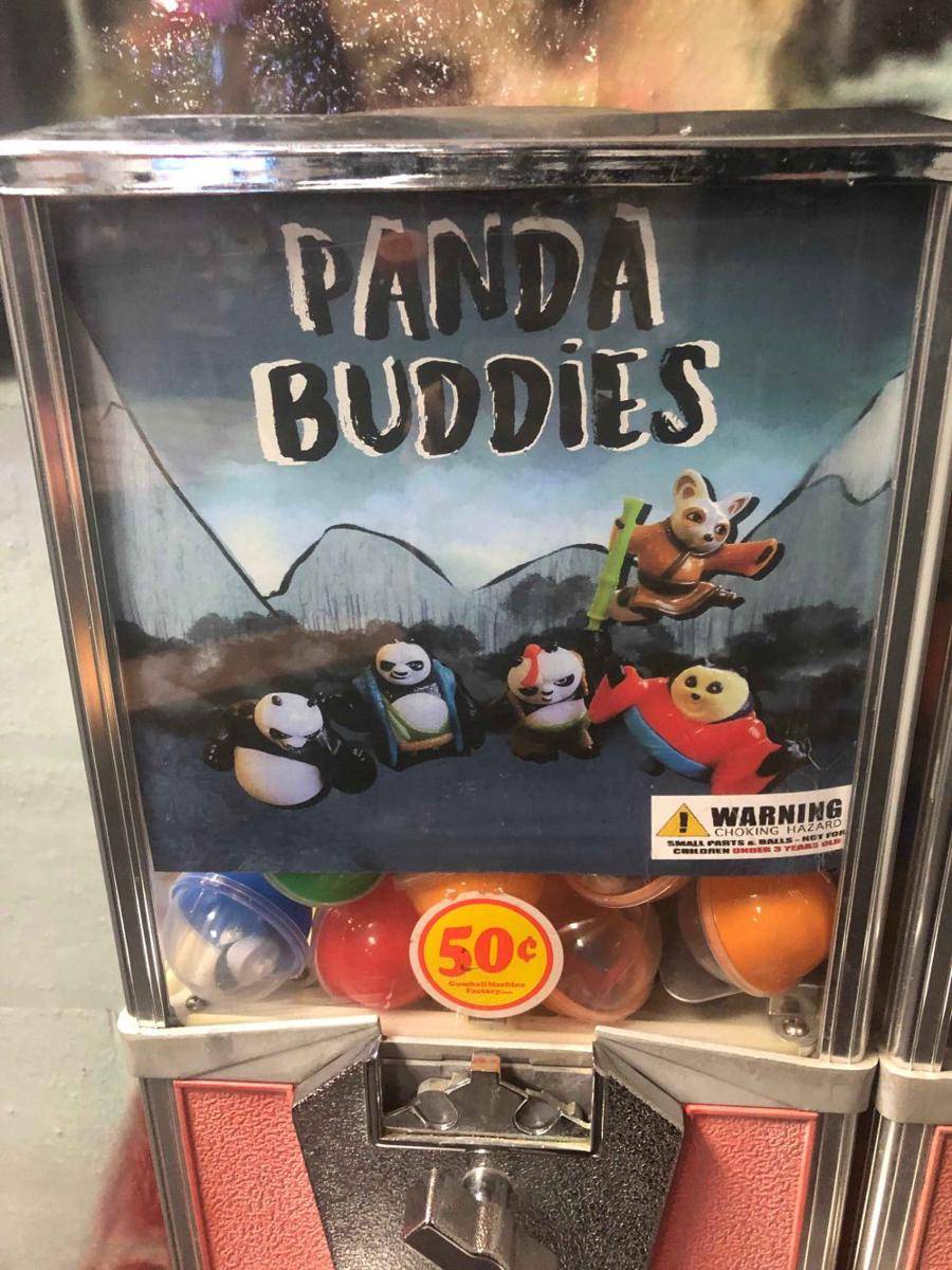 potret benda desain nyentrik bertema Kung Fu Panda (reddit.com/user/the_imaginner123)
