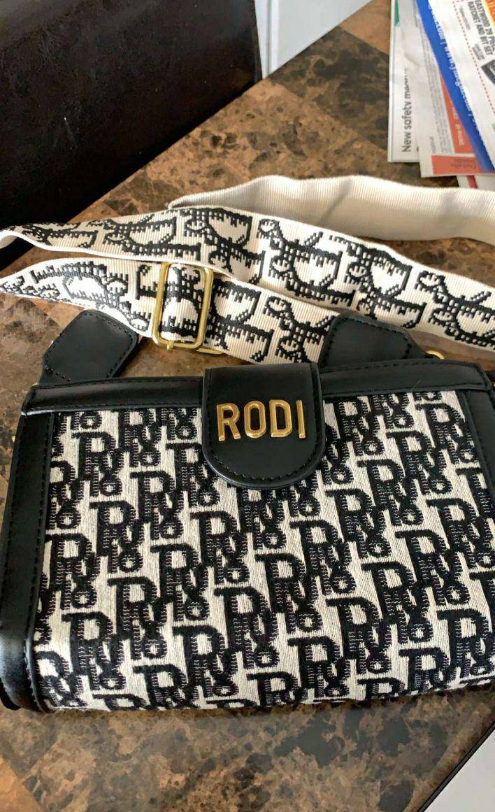 foto barang KW pelesetan dari Dior (reddit.com/user/ToffeeDaKat)