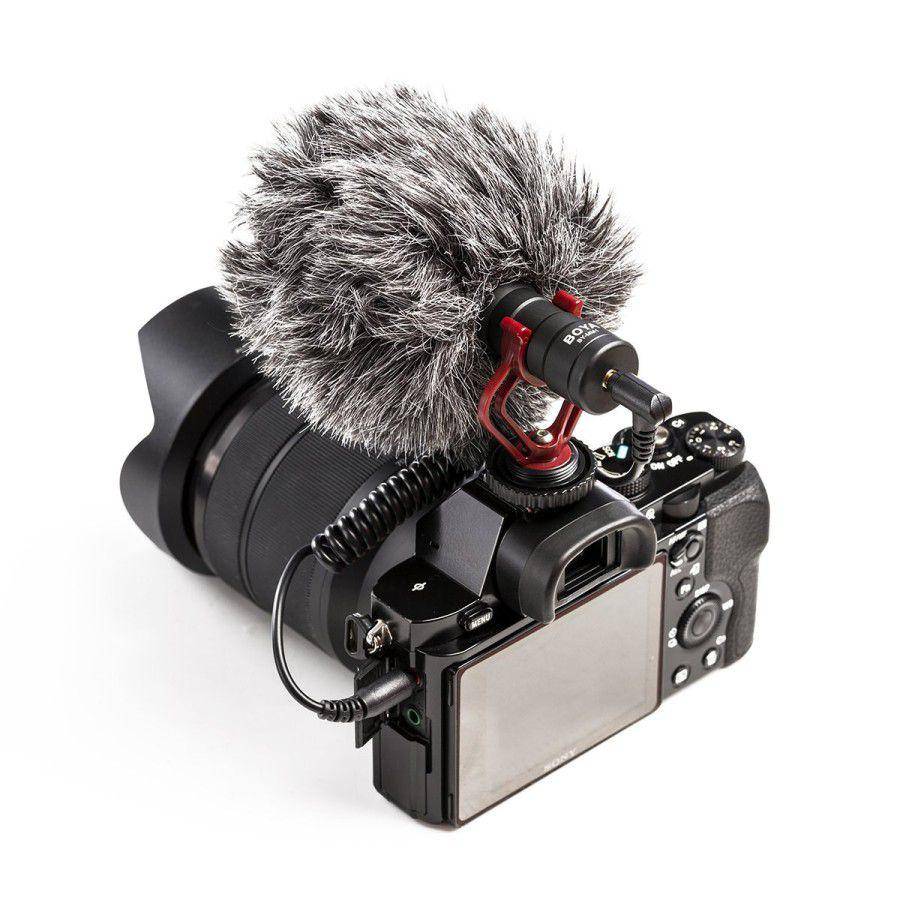 ilustrasi microphone (tokopedia.com)