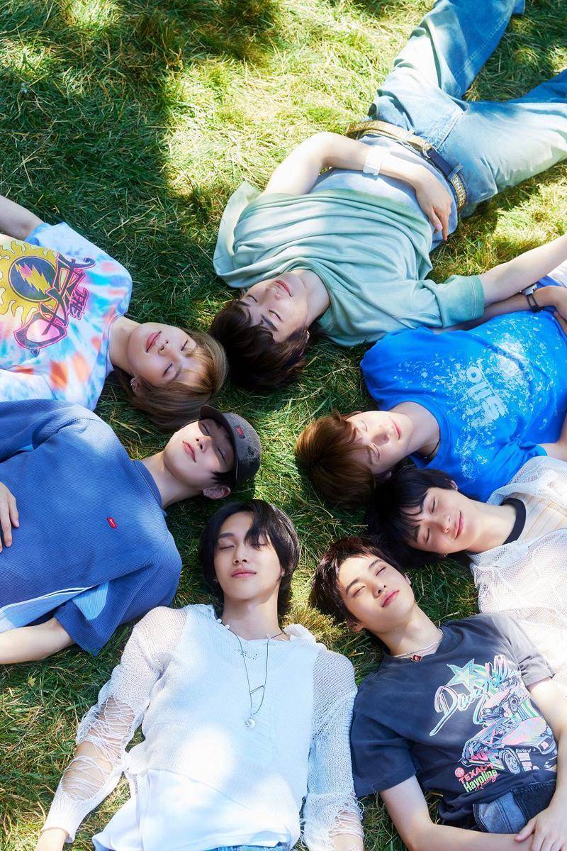 potret RIIZE untuk 1st single Album "Get A Guitar" (twitter.com/RIIZE_official)