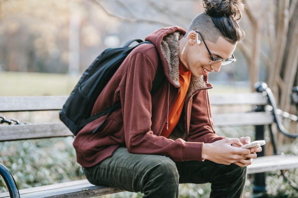 7 Tips Menulis Bio di Aplikasi Kencan agar di Swipe Right