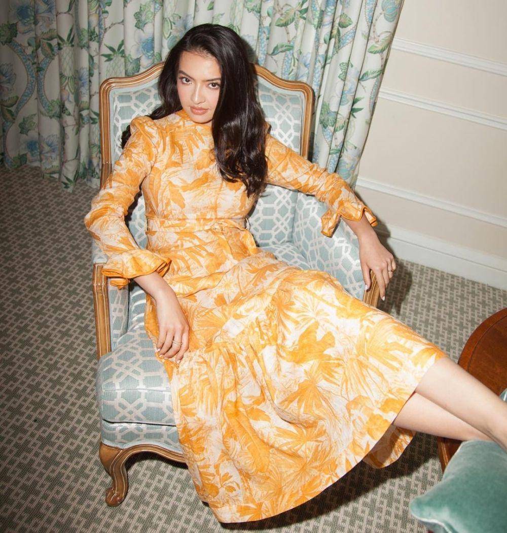 ragam dress ala Raline Shah (instagram.com/ralineshah)