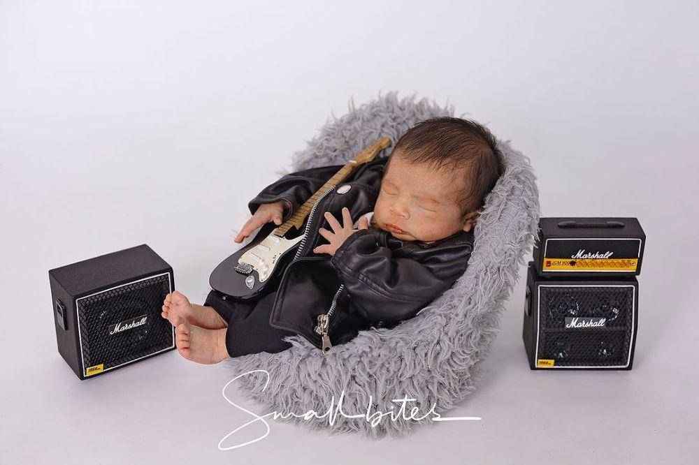 newborn photoshoot Elhan, anak Sammy Simorangkir dan Viviane (instagram.com/rittarrajagukguk)