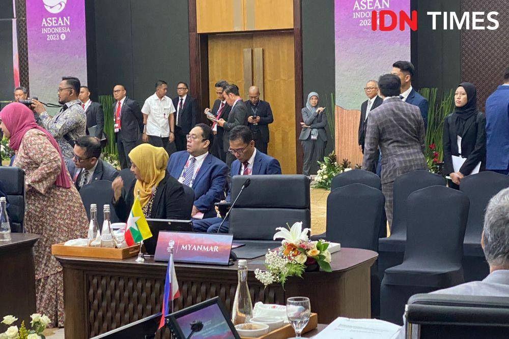Kursi Myanmar kosong di pertemuan Menlu ASEAN, Jakarta, pada Senin (4/9/2023). (IDN Times/Sonya Michaella)