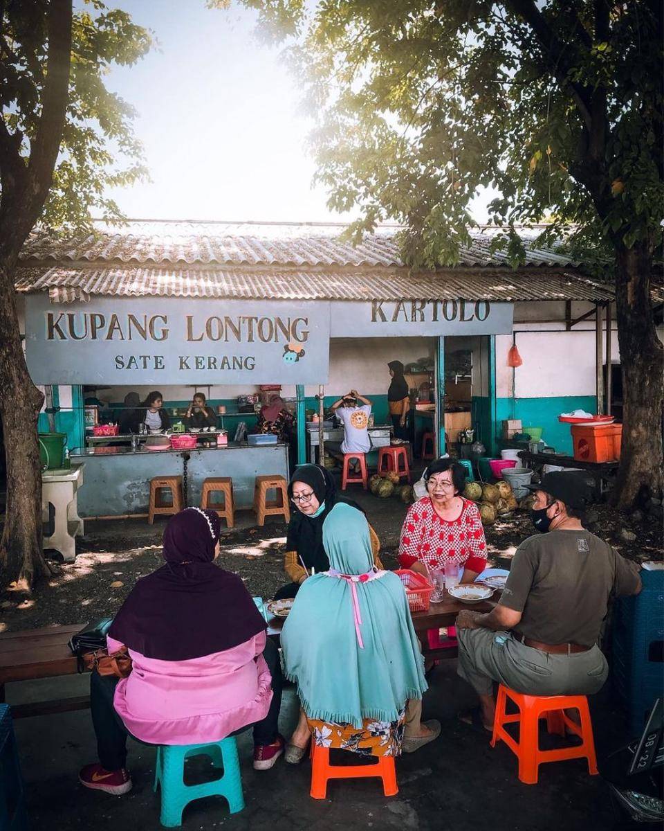 Warung Lontong Kupang Kartolo (Instagram.com/infodarjo)
