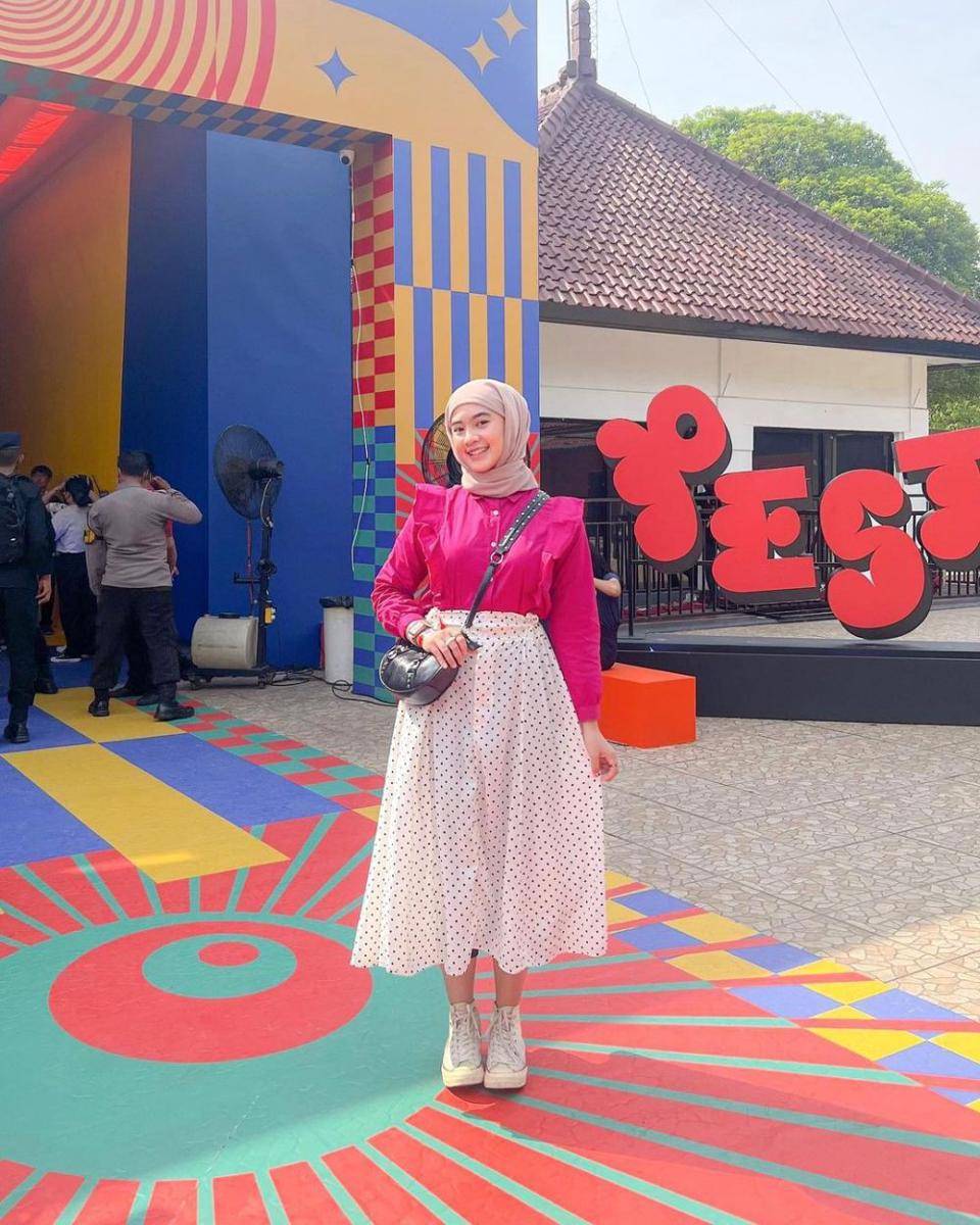 Outfit konser. (instagram.com/itsbellefirst)