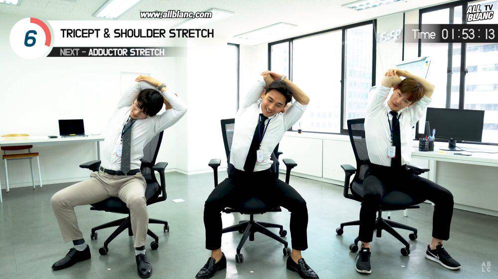 Ilustrasi pria sedang stretching di kursi kerja. (YouTube.com/Allblanc TV)