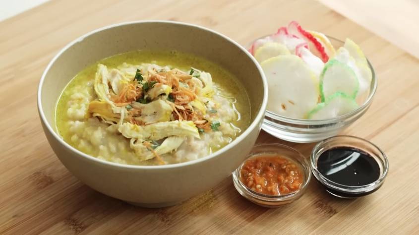 Bubur Ayam Oat Kuah Kuning (YouTube.com/Devina Hermawan)