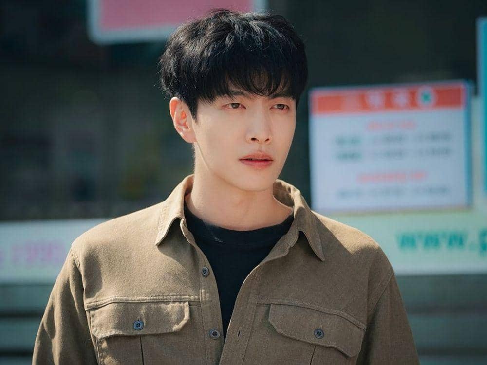 9 Pesona Moon Jang Yeol di Behind Your Touch, Dapat Diandalkan!
